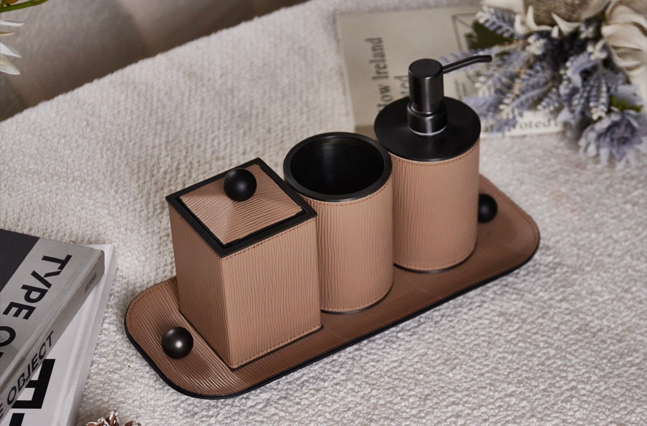 Collection Salle de Bain — Accessoires cuir